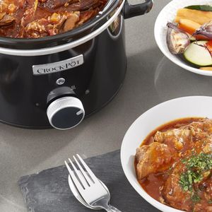 Crock-Pot 2.4L Slow Cooker – Black Compact Kitchen Appliance