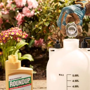 Roundup Naturals Weed Killer 1L – Ready to Use Garden Herbicide