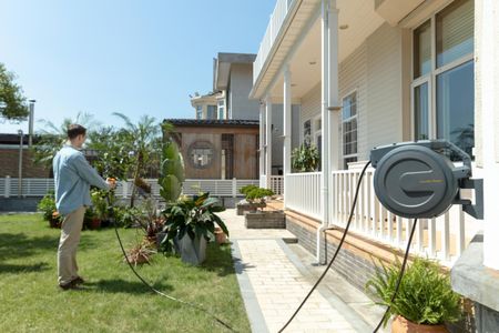 Giraffe Tools Retractable Wall Mounted Hose Reel, 35+2m, 7-in-1 Nozzle, Grey