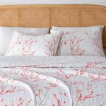 great bay HOME Sakura Collection 3 Piece Quilt Set with Shams. Reversible Floral Bedspread Coverlet. Machine Washable. (King, Cherry Blossoms)