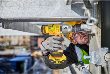 DEWALT 18V Cordless Impact Wrench – High Torque Power Tool