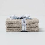 HOMESCAPES Light Grey Set of 4 Face Cloths 500 GSM Combed 100% Egyptian Cotton Towel 30 x 30 cm