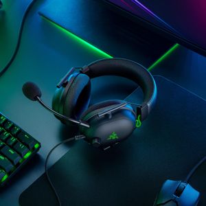Razer BlackShark V2 Wired Gaming Headset – Noise Cancelling Mic
