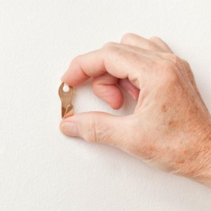 Takker Picture Hanging Tool Kit – Easy Wall Mounting Set