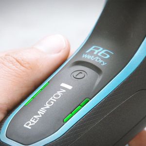 Remington R6 Aqua Electric Shaver – Wet & Dry Cordless Razor