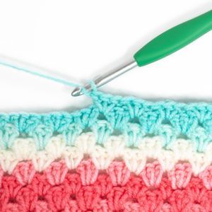 Clover Amour Crochet Hooks Set – Multicolor Ergonomic Handles