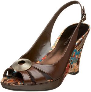 Anne Klein AK Women's Yeller Slingback Platform Sandal, Medium Brown Leather, 5