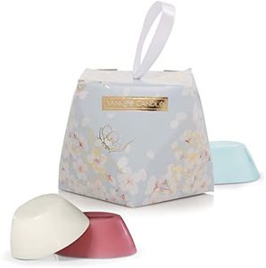 Yankee Candle 1632258E Juego de regalo, 3 velas perfumadas con una caja de regalo floral, Colección Sakura Blossom Festival, Ideal para regalo del día de la madre