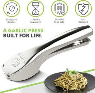 Olivers Kitchen Garlic Press – Stainless Steel, Silver