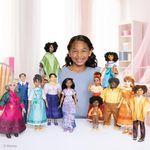 Disney Encanto Ultimate Madrigal Family Dolls Gift Set Includes 12 Dolls [Amazon Exclusive]