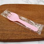 Individually Wrapped Disposable Spork, 100PCS Eco-Friendly Durable and Strong Plastic Sporks Great for Picnics or Restaurant and Party Supply (Pink)