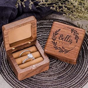 KEMEILA Boîte à bague en noyer avec support magnétique rétro en bois rustique vintage pour bagues de fiançailles, mariage, anniversaire, pour femme