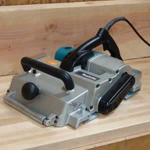 Makita 312mm Electric Planer 110V – Heavy Duty Woodworking Tool