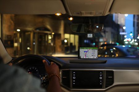 Garmin DriveSmart 76 GPS Sat Nav 7" Display – UK & Europe Maps, Bluetooth, Live Traffic