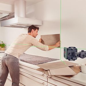 Bosch Quigo Plus Cross Line Laser Level with Tripod – Easy Alignment