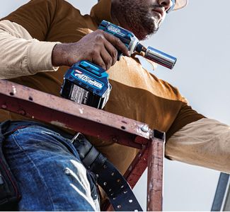 Makita 40V Cordless Impact Driver – Compact Power Tool