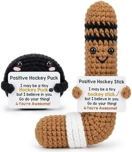 Vkeyinf Positive Crochet Hockey Gift Set, Handmade Knitted Hockey Stick Puck with Card, Emotional Support Sports Gift for Teammates Men Women, Cute Cheer Up Birthday Gifts for Hockey Players