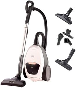 AEG VX82-1-ALR Staubsauger mit Beutel / autom. Saugkraftregulierung / extrem leise auch auf Teppich / Aufnahme von großen + kleinsten Partikeln / langes Kabel / 55% Recyclingmaterial / 600W / weiß