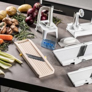 Benriner Mandoline Slicer – Adjustable Blade, Ivory