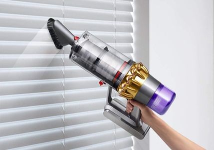 Dyson V11 Cordless Vacuum Cleaner – Powerful Lightweight Stick