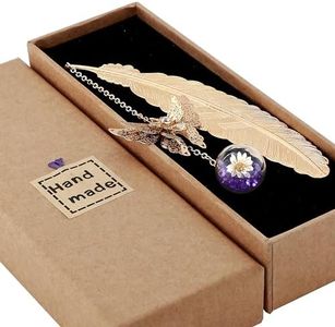 Toirxarn Marque-Page en Plume Dorée avec Charm Papillon - Idée Cadeau de Noël pour Femmes, Maman et Amoureux des Livres, Petit Cadeau Anniversaire pour Femmes Âgées - avec Boîte Cadeau Artisanale