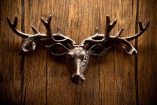 Homezone Vintage Cast Iron Stag's Head with 6 Deer Antler Hooks - Antique Finish Metal Clothes Hanger Rack Coat Hooks Rack Wall Mounted Coat Rack, Key Holder Home Décor Wall Sculpture