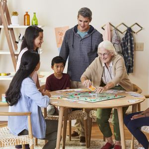 Hasbro Monopoly Classic Board Game – Family Game Night Essential
