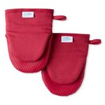 TOWN & COUNTRY BASICS Basketweave Soft Silicone Mini Oven Mitt 2-Pack Set, Heat Resistant up to 500F, Flexible Silicone, Non-Slip Grip, Red, 5.5"x8"