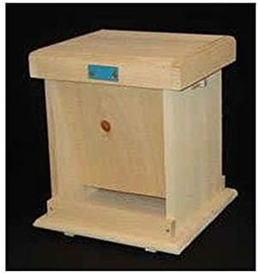 Coveside Wooden Food Container Wildlife Feeder