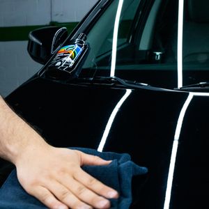 Turtle Wax Color Magic Car Polish Black 500ml – Restores Shine & Colour
