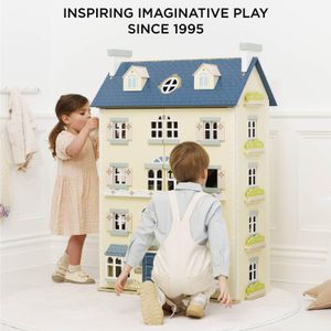 Le Toy Van Palace Wooden Dollhouse – Large Classic Playhouse