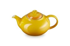 Le Creuset Stoneware Classic Teapot, 1.3 litres, Serves 3-4 Cups, Nectar, 70702136720000