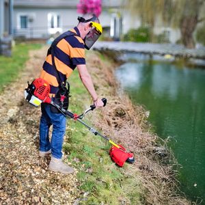 BU-KO 52cc Petrol Strimmer – Powerful Grass Trimmer