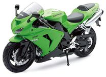 New Ray 42443 A - Kawasaki ZX 10 R / Honda CBR Motorcycle, Miniature Vehicle, 1:12 Scale, Green / Black