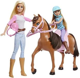 Barbie Hermanas en clases de equitación Dos muñecas con caballo, accesorios para montar y ropa, juguete +3 años (Mattel GXD65)