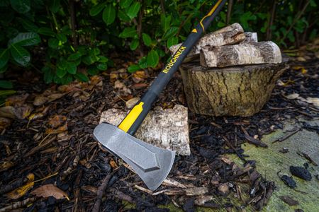 Roughneck Gorilla Splitting Maul 8lb – Heavy Duty Wood Axe