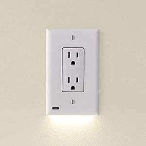 SnapPower Single GuideLight 2 for Outlets [for Standard Decor, Not GFCI outlets] - Night Light - Electrical Outlet Wall Plate with LED Night Lights - Automatic On/Off Sensor - (Décor, White)