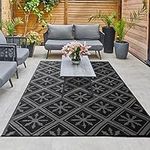 Enipate Outdoor Rugs for Patios Waterproof, 4x6ft Reversible Easy Cleaning Garden Rug, Portable Comfortable Woven Geometric Outdoor Carpet (Black & Grey)