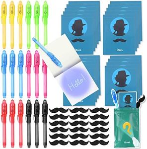 iZoeL 18 Penne Penna Inchiostro Invisibile Segreta con Lampada UV 18 Quaderni 18 Baffi 18 Borse Feste, Gioco Spionaggio Invisibile per Scrittura Feste, Gioco Detective, Pacchetto Riempimento Feste