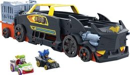 Hot Wheels Toy Car & Track, RacerVerse Batman’s Escape Chase Vehicle Transforms into 3-Lane Raceway with 1 Die-Cast Batman & 1 Joker RacerVerse Car