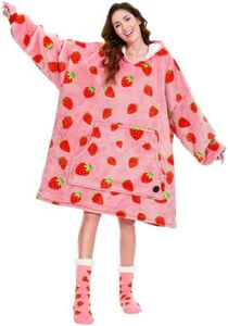 THREE POODLE Wearable Blanket Hoodie with Slipper Socks Set, Oversized Sherpa Blanket Sweatshirt Hoodie for Women Men Kids, Christmas Gifts (Strawberry)