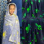 FAMYO Astronaut Glow in The Dark Blanket for Kids, 0-15 Years |200x152 Cm| Soft Flannel Fleece Throw, Cozy & Warm All-Season Radium Blanket, Ideal Gift for Boys & Girls (Grey, Queen Size)