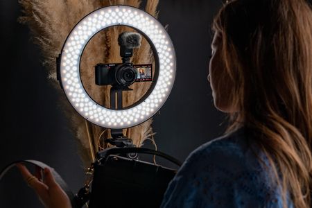 Sony ZV-E10L Vlog Camera with 16-50mm Lens – Mirrorless