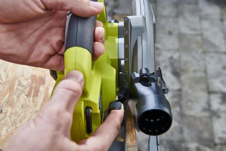 Ryobi 18V Brushless Circular Saw – Cordless Power Tool