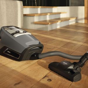 Miele Blizzard CX1 Bagless Vacuum Cleaner – Powerful Suction