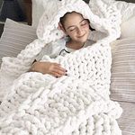 wdede Chunky Knit Blanket Chenille Throw, Handmade Knitting Super Large Throw Home Decor Cozy Blankets for Bed or Sofa White 40"x 47"