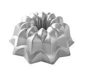 Nordicware 59954 Vintage Star Bundt Pan, Platinum