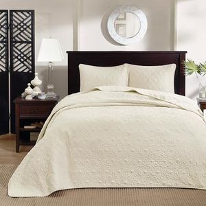 Madison Park Quebec King Size Quilt Bedding Set - Cream , Damask – 3 Piece Bedding Quilt Coverlets – Ultra Soft Microfiber Bed Quilts Quilted Coverlet