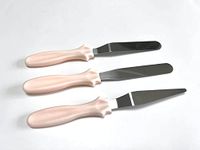 halteoly Offset Spatula,Icing Spatula Set with Straight4-5/8",Offset 4-1/2",Tapered 4-1/8" Stainless Steel Blade,Cake Decorating Tools,Frosting spatula Set of 3 (Pale pink)