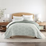 Linen Market Quilts Queen Scalloped